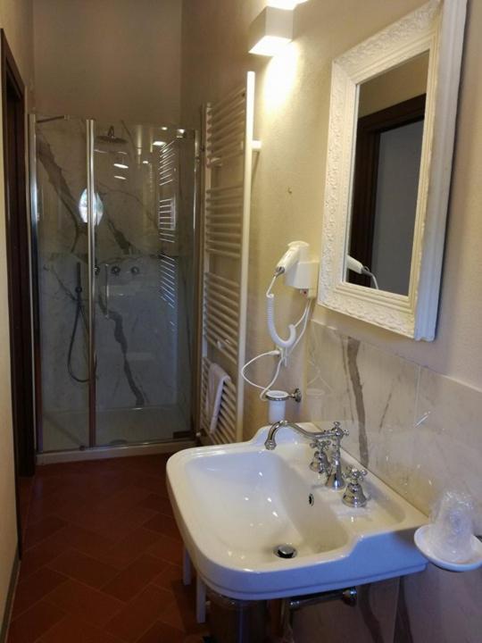 Pugnano Relais Villa Poschi מראה חיצוני תמונה